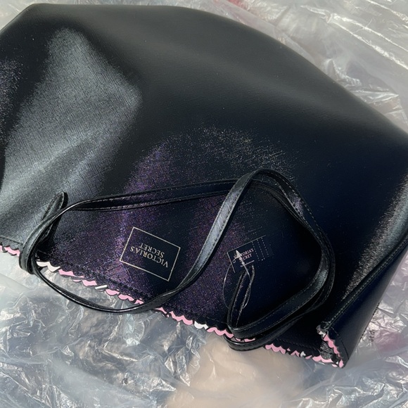 NWT Vs Bombshell Tote - Picture 4 of 6